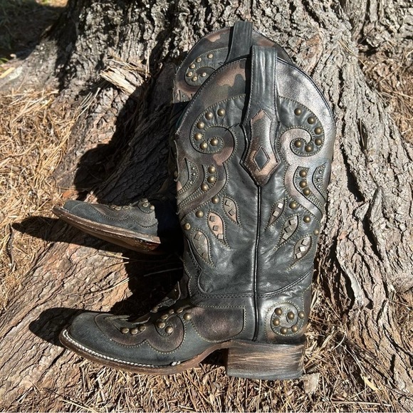 Corral C3537 studded distressed black & cami boots SZ. 6 #008 - Picture 4 of 10
